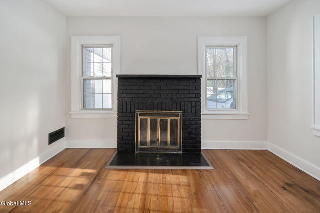 27 Plank Road, Brunswick, NY 12182