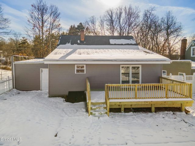 27 Plank Road, Brunswick, NY 12182