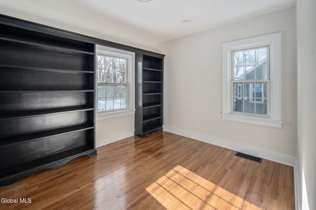 27 Plank Road, Brunswick, NY 12182