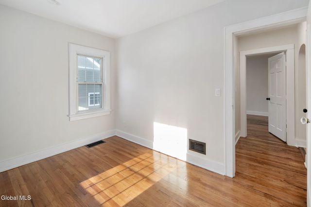 27 Plank Road, Brunswick, NY 12182