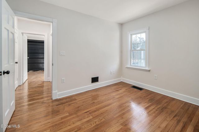 27 Plank Road, Brunswick, NY 12182