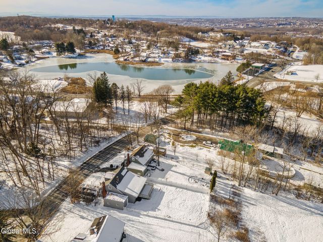 27 Plank Road, Brunswick, NY 12182