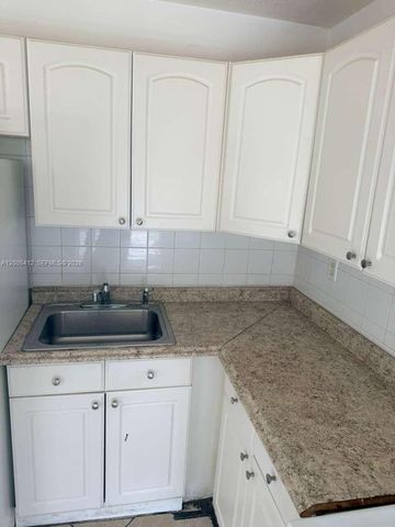 1942 Adams St 1944, Hollywood, FL 33020