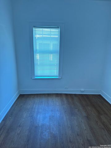 1930 W Hermosa, San Antonio, TX 78201