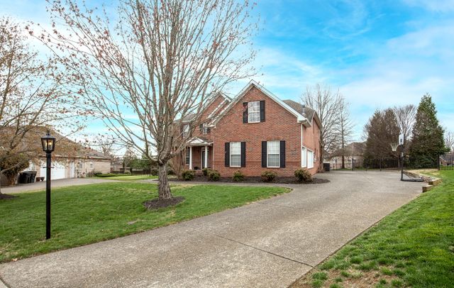133 Deerfoot Ct, Hendersonville, TN 37075