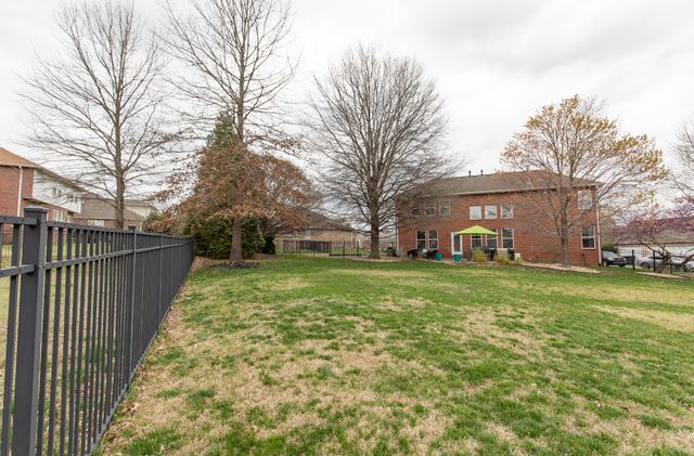 133 Deerfoot Ct, Hendersonville, TN 37075