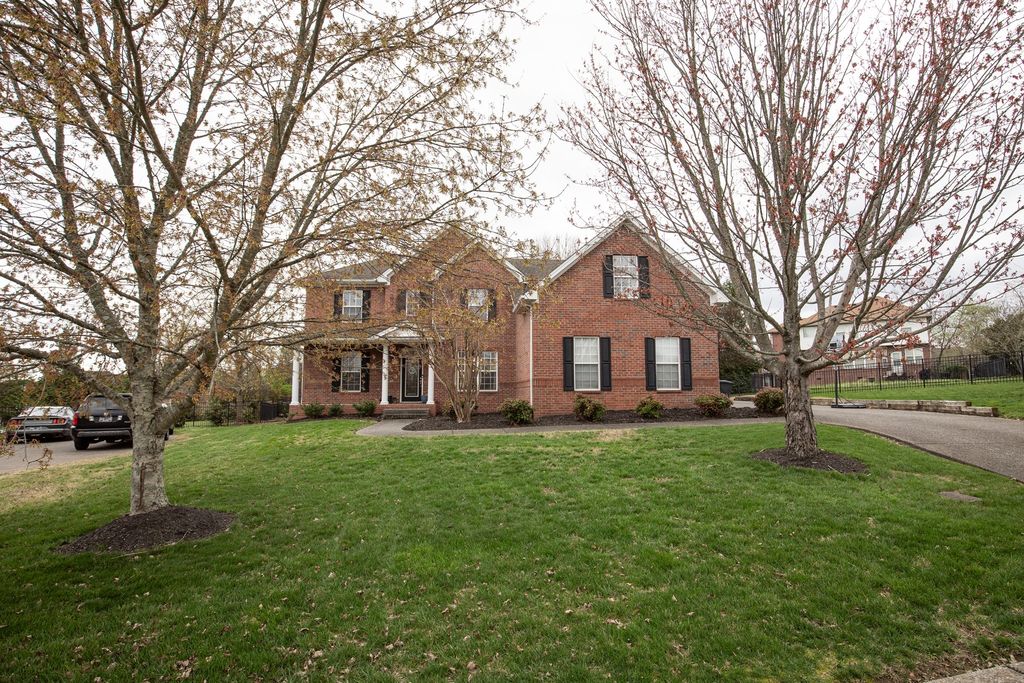 133 Deerfoot Ct, Hendersonville, TN 37075