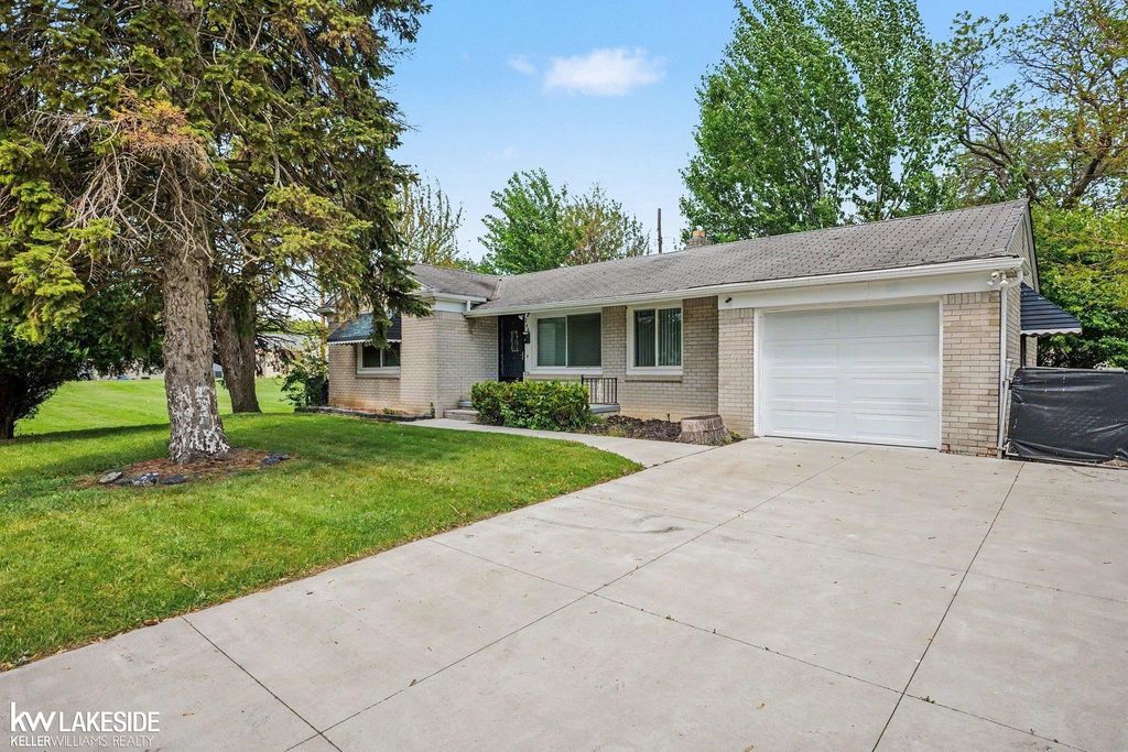 245 N Broadway Street, Mt Clemens, MI 48043