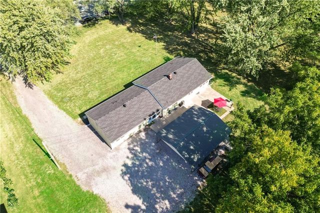 2633 E Langsford Road, Lee's Summit, MO 64063