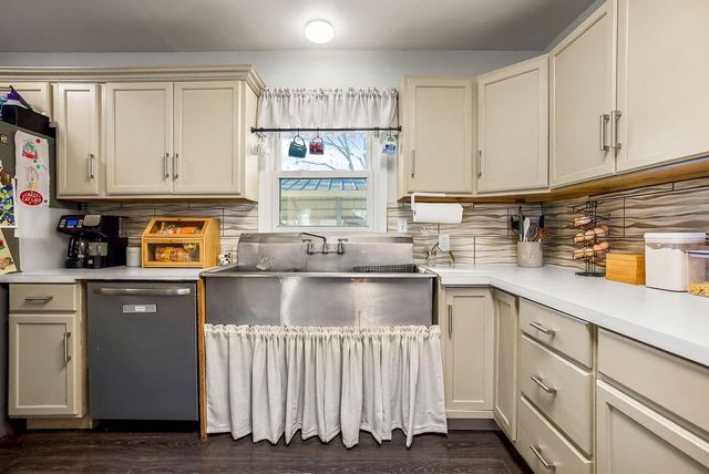 2633 E Langsford Road, Lee's Summit, MO 64063