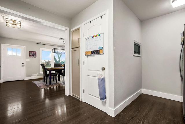 2633 E Langsford Road, Lee's Summit, MO 64063