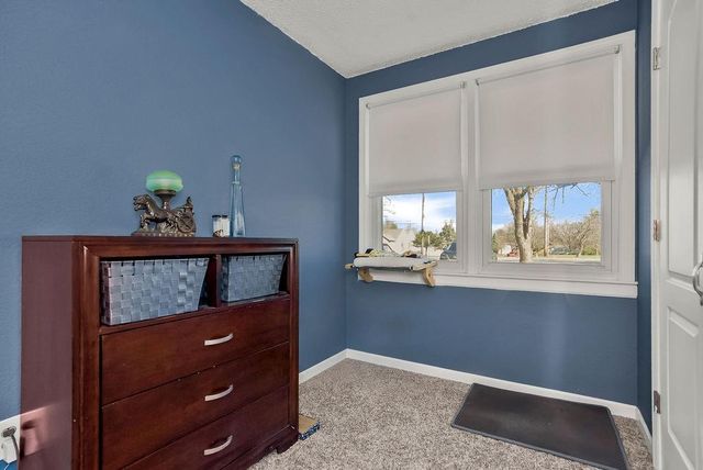 2633 E Langsford Road, Lee's Summit, MO 64063