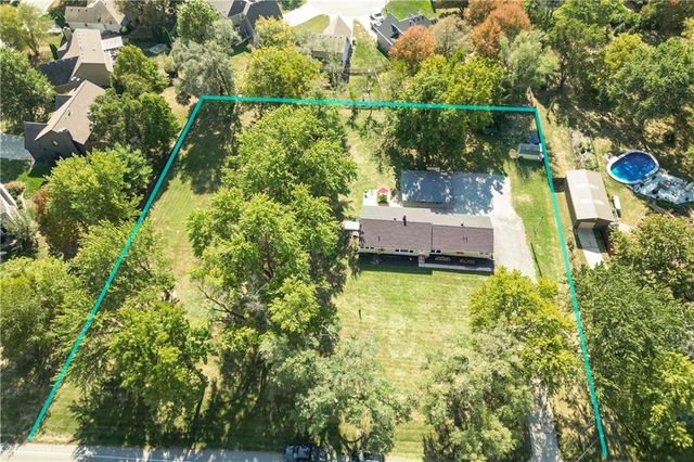 2633 E Langsford Road, Lee's Summit, MO 64063