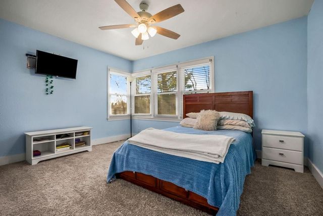 2633 E Langsford Road, Lee's Summit, MO 64063