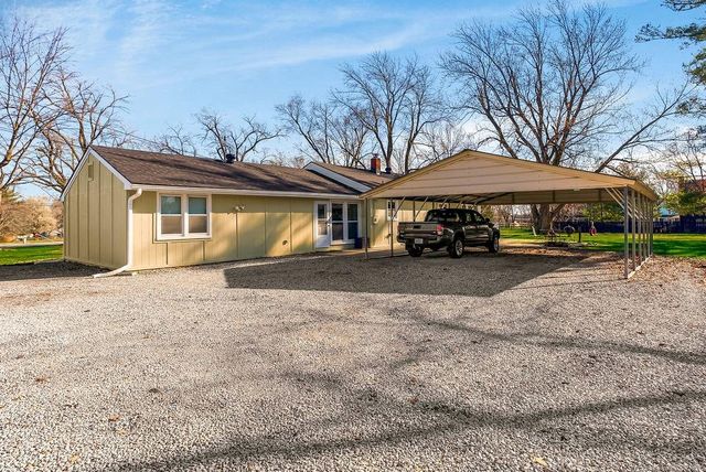 2633 E Langsford Road, Lee's Summit, MO 64063