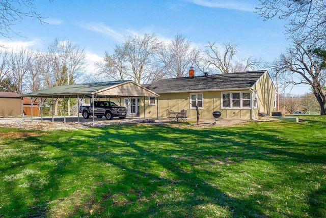 2633 E Langsford Road, Lee's Summit, MO 64063