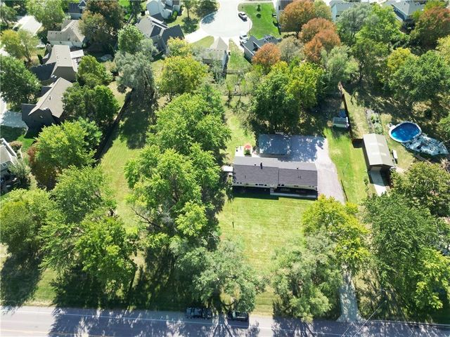 2633 E Langsford Road, Lee's Summit, MO 64063