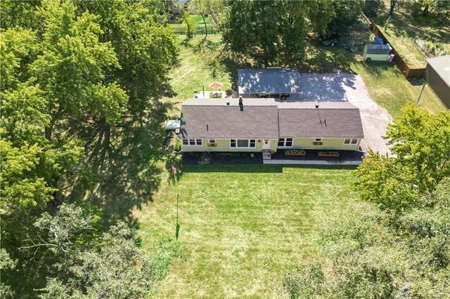 2633 E Langsford Road, Lee's Summit, MO 64063