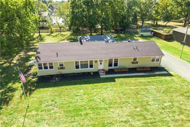 2633 E Langsford Road, Lee's Summit, MO 64063