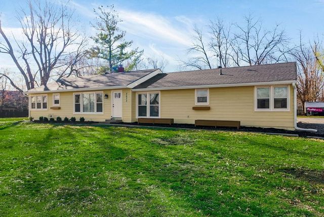 2633 E Langsford Road, Lee's Summit, MO 64063