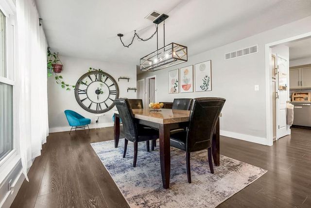 2633 E Langsford Road, Lee's Summit, MO 64063