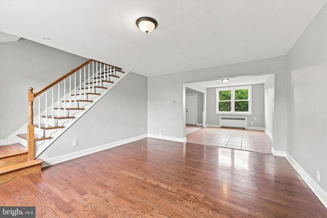 7271 BRADFORD RD, Upper Darby, PA 19082