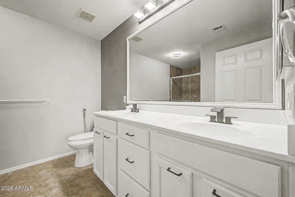 Image 11 of property listing at 1335 E JUNE Street 114, Mesa, AZ 85203