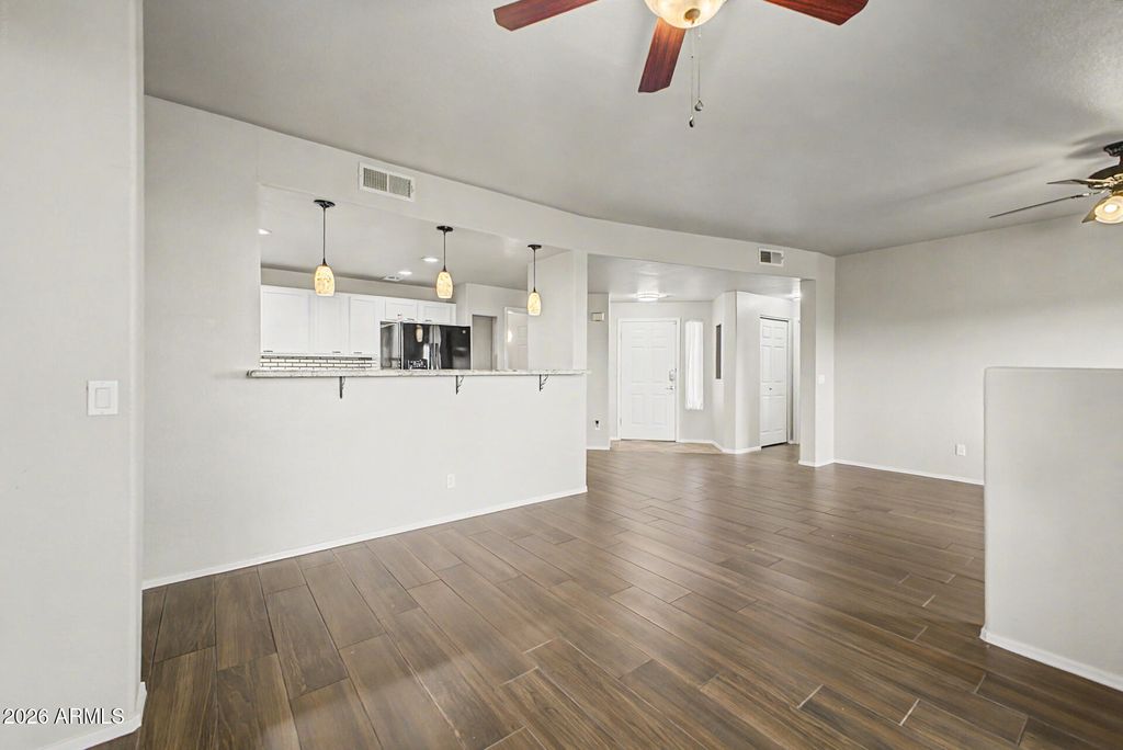 Image 5 of property listing at 1335 E JUNE Street 114, Mesa, AZ 85203