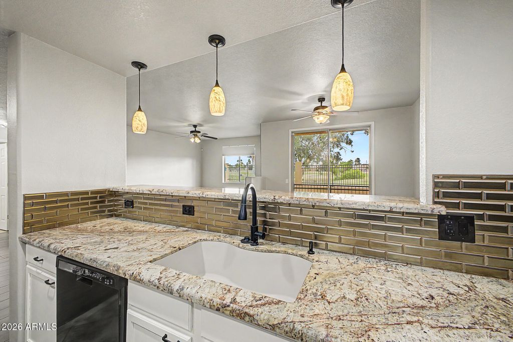 Image 7 of property listing at 1335 E JUNE Street 114, Mesa, AZ 85203