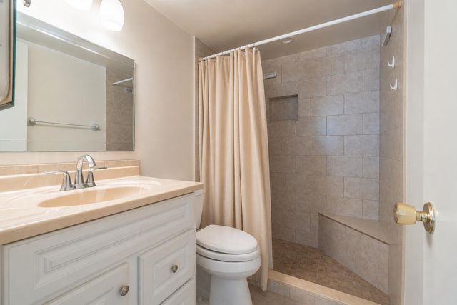 2050 NE 39th Street 211E, Lighthouse Point, FL 33064