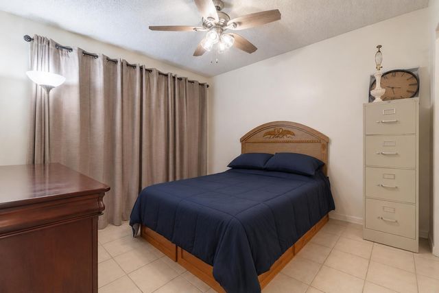 2050 NE 39th Street 211E, Lighthouse Point, FL 33064