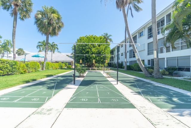 2050 NE 39th Street 211E, Lighthouse Point, FL 33064