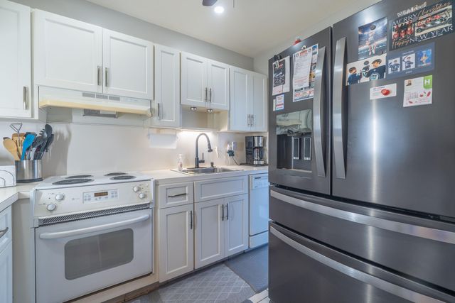 2050 NE 39th Street 211E, Lighthouse Point, FL 33064