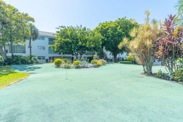 2050 NE 39th Street 211E, Lighthouse Point, FL 33064