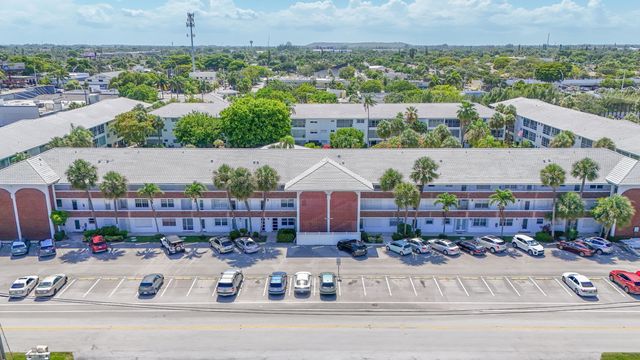 2050 NE 39th Street 211E, Lighthouse Point, FL 33064