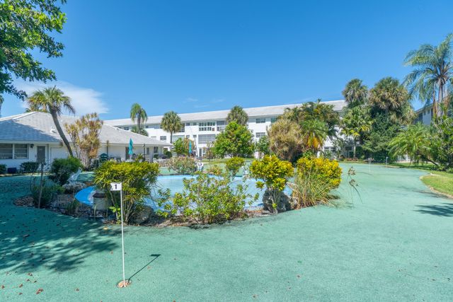 2050 NE 39th Street 211E, Lighthouse Point, FL 33064