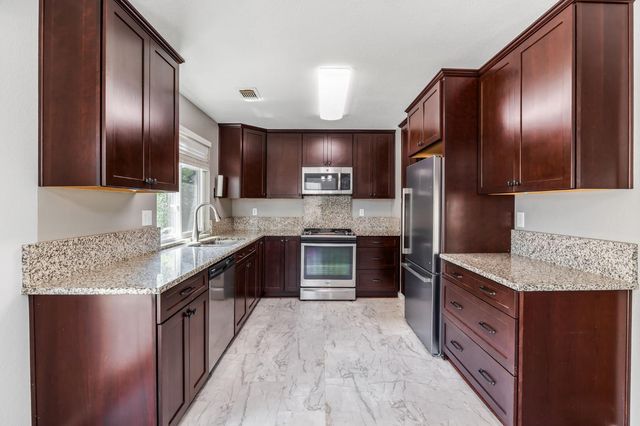 9098 Burst Ct, Sacramento, CA 95826
