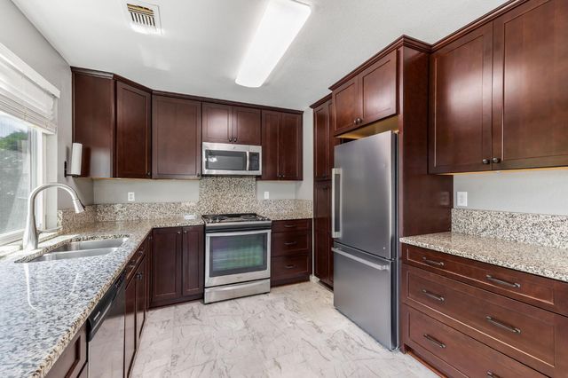 9098 Burst Ct, Sacramento, CA 95826