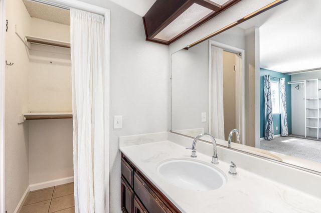 9098 Burst Ct, Sacramento, CA 95826