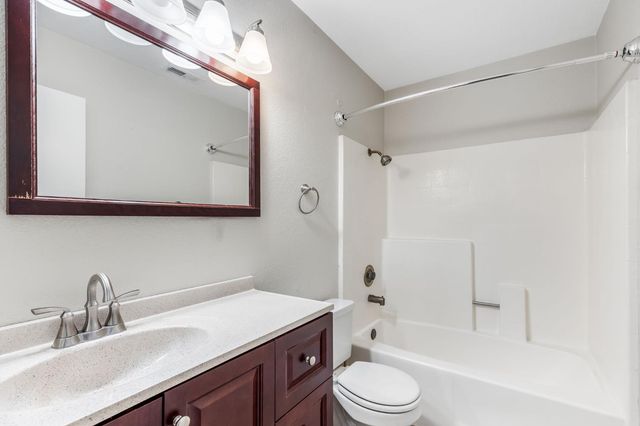 9098 Burst Ct, Sacramento, CA 95826