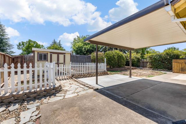 9098 Burst Ct, Sacramento, CA 95826