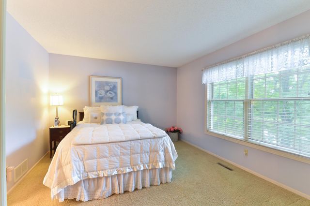 1262 Pond View Lane, White Bear Lake, MN 55110