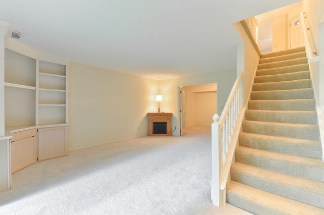 1262 Pond View Lane, White Bear Lake, MN 55110