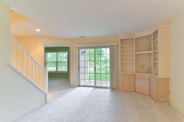 1262 Pond View Lane, White Bear Lake, MN 55110