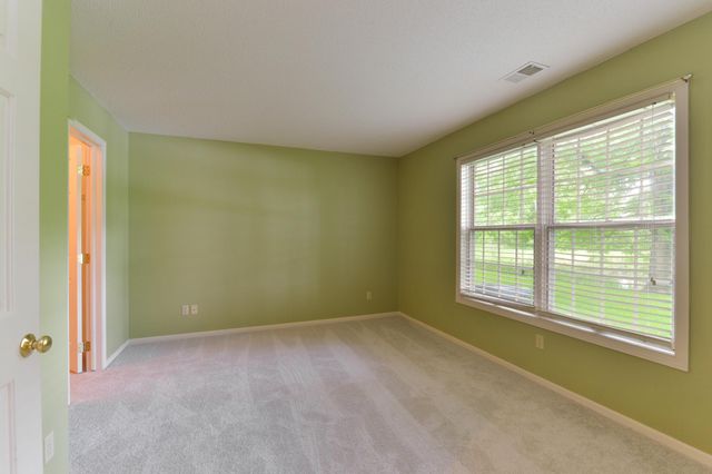 1262 Pond View Lane, White Bear Lake, MN 55110