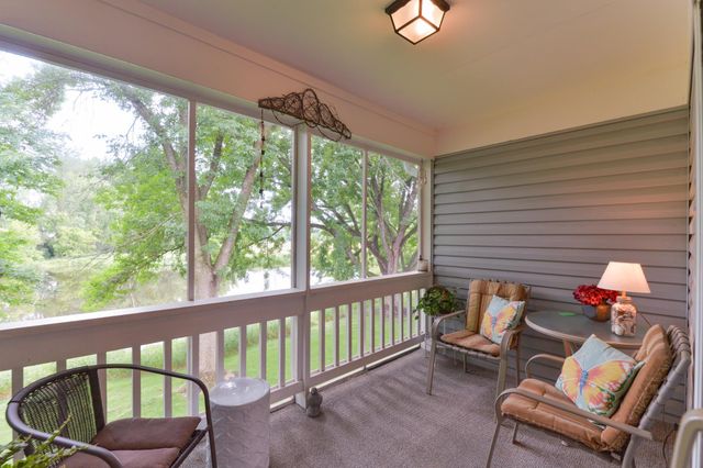 1262 Pond View Lane, White Bear Lake, MN 55110