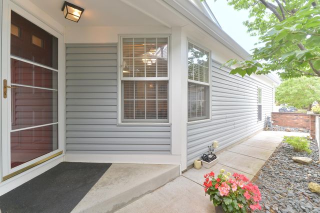 1262 Pond View Lane, White Bear Lake, MN 55110