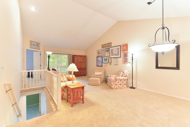 1262 Pond View Lane, White Bear Lake, MN 55110