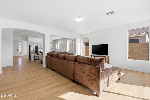 9451 W MARY ANN Drive, Peoria, AZ 85382