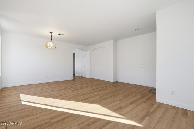 9451 W MARY ANN Drive, Peoria, AZ 85382